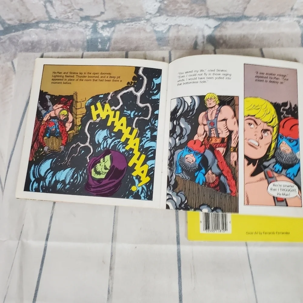 Masters of the Universe Princess of Power  Books - Picture 8 of 15